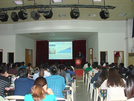 中国科学院水生生物研究所桂建芳院士作学术报告.JPG